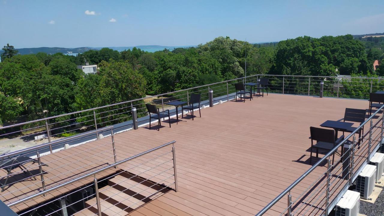 Pauzo Balaton Aparthotel Balatonfoldvar Exterior photo