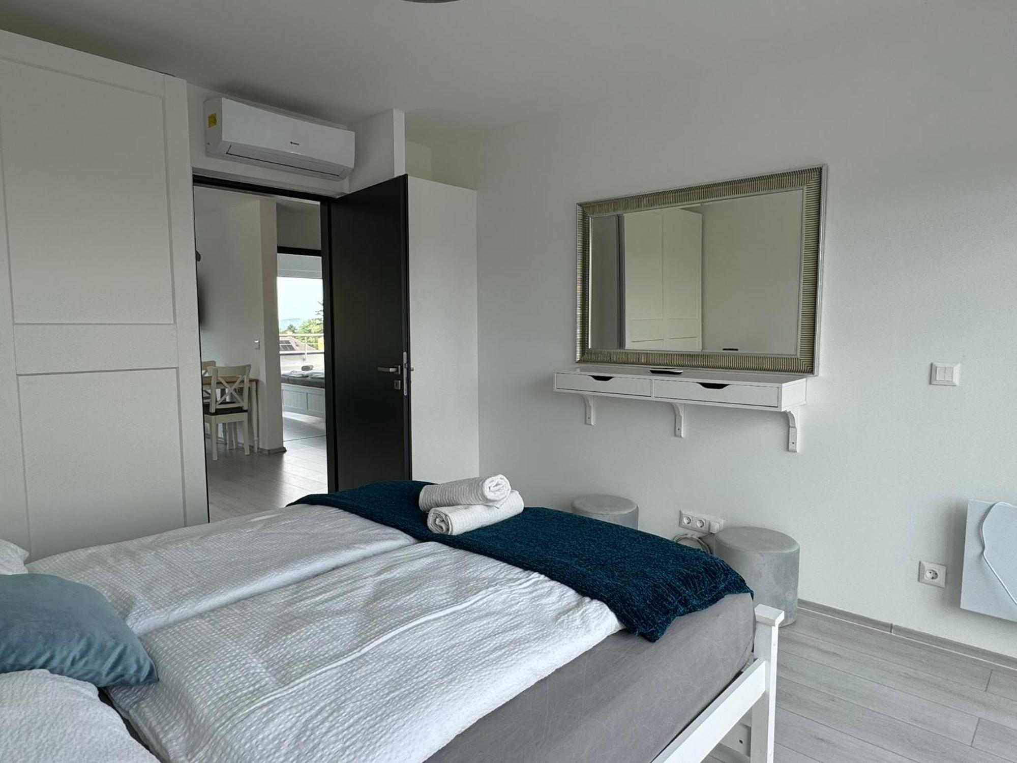 Pauzo Balaton Aparthotel Balatonfoldvar Exterior photo