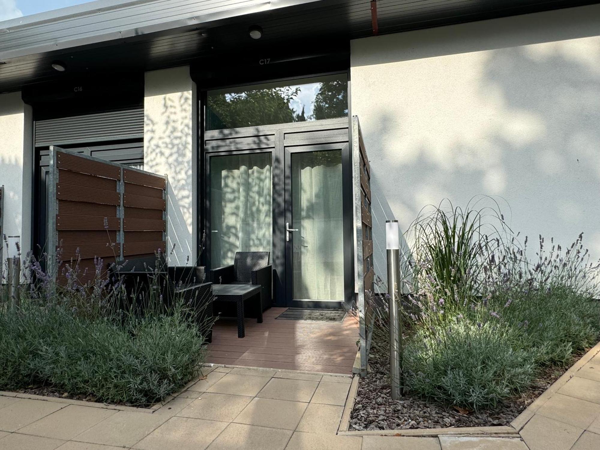 Pauzo Balaton Aparthotel Balatonfoldvar Exterior photo