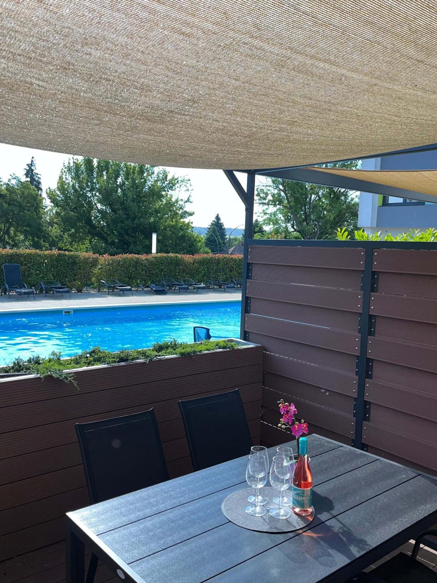 Pauzo Balaton Aparthotel Balatonfoldvar Exterior photo